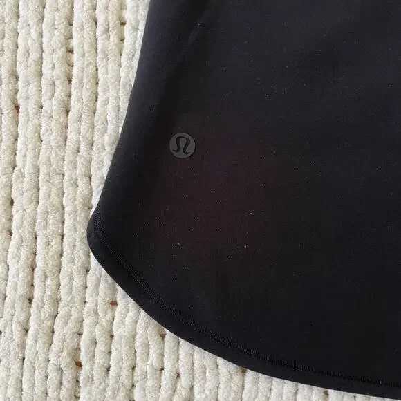 Lululemon Women's Black On the Fly Skirt - Size 4 - Picture 3 of 5